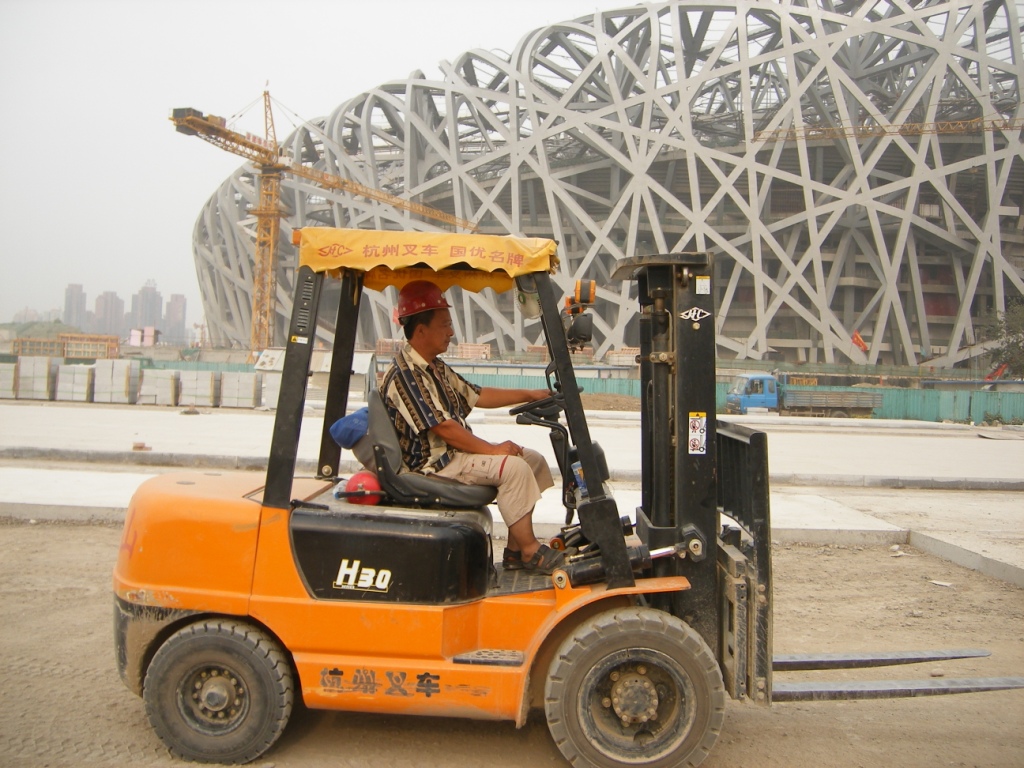 杭州叉車在北京鳥巢建設中